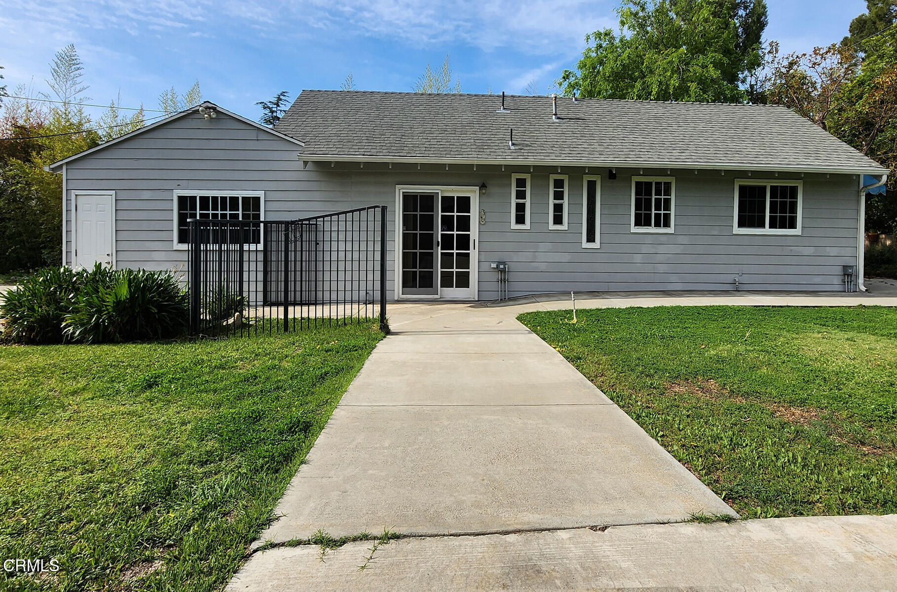 2011 Minoru Drive Altadena, CA 91001 - Photo 23 of 33 a front view of a house with a yard