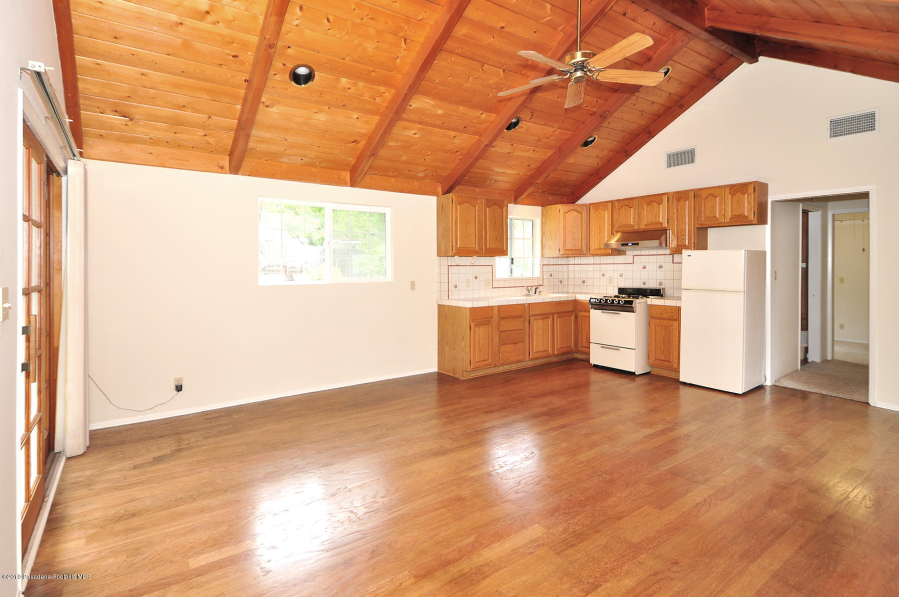 2011 Minoru Drive Altadena, CA 91001 - Photo 25 of 33 a view of a kitchen with appliances and cabinets