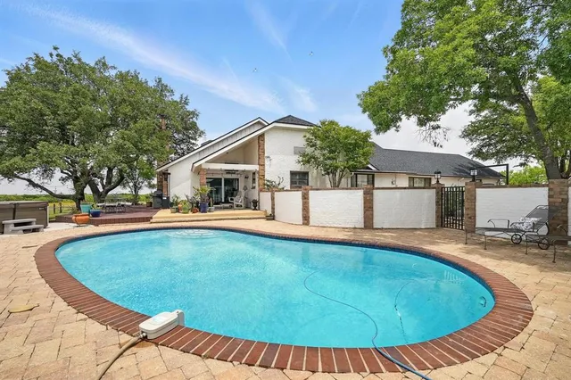 $949,000 | 310 Foothill Road, Abilene, TX 79602