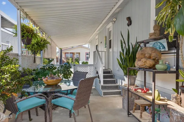 a view of a house with outdoor space