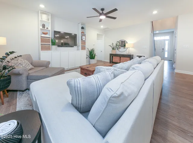 $577,500 | 107 Farmridge Way, Moyock, NC 27958