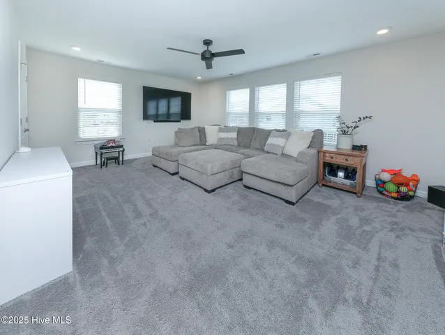 $577,500 | 107 Farmridge Way, Moyock, NC 27958