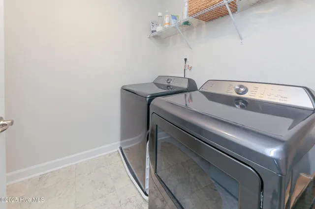 $577,500 | 107 Farmridge Way, Moyock, NC 27958