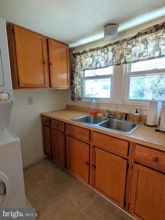 $1,100 | 204 North Shipley Street, Unit 1B, Seaford, DE 19973