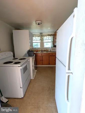 $1,100 | 204 North Shipley Street, Unit 1B, Seaford, DE 19973