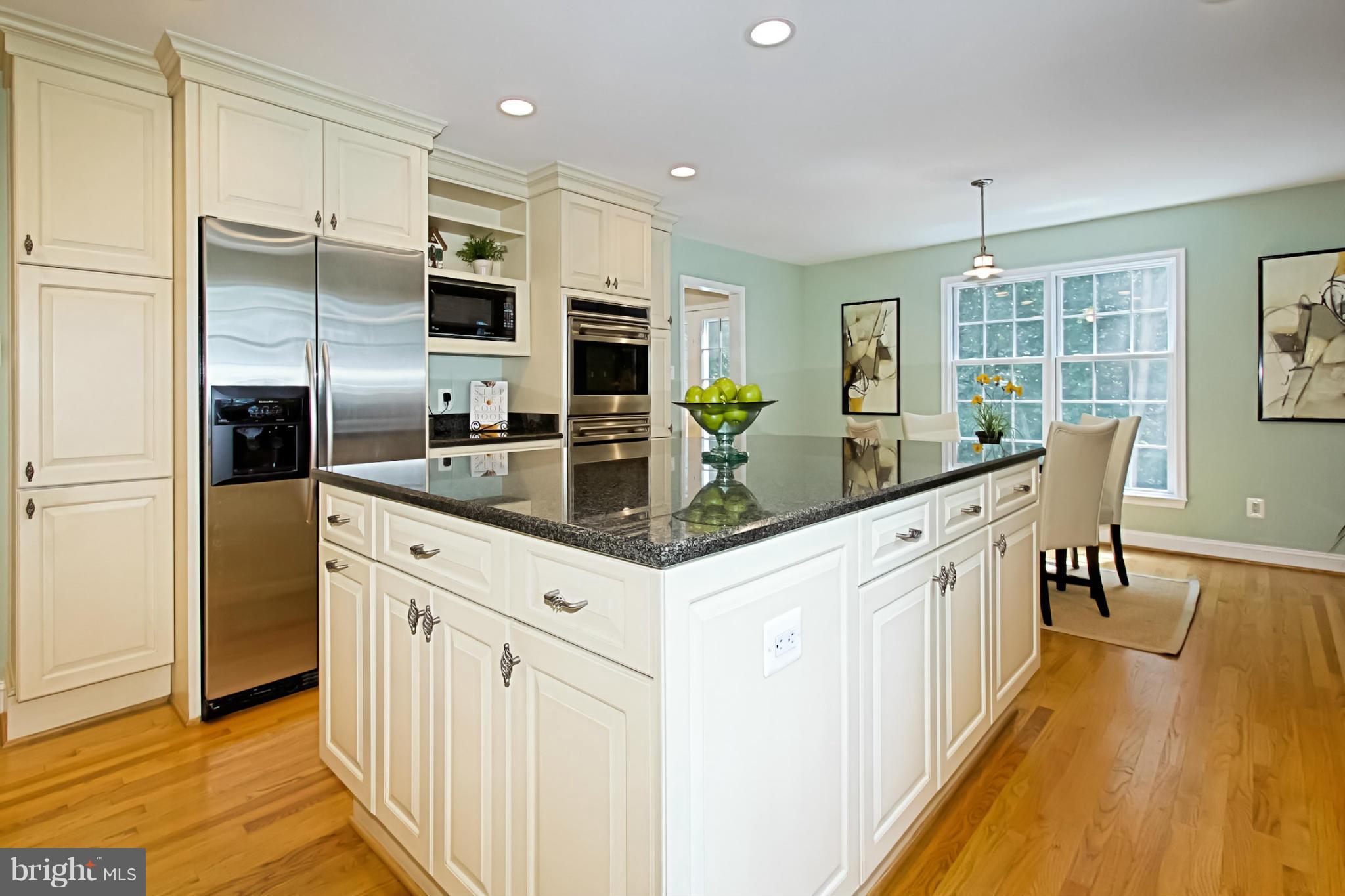 435 Utterback Store Road Great Falls, VA 22066 - Photo 10 of 30 Wolf, Kitchenaid and Bosch appliances