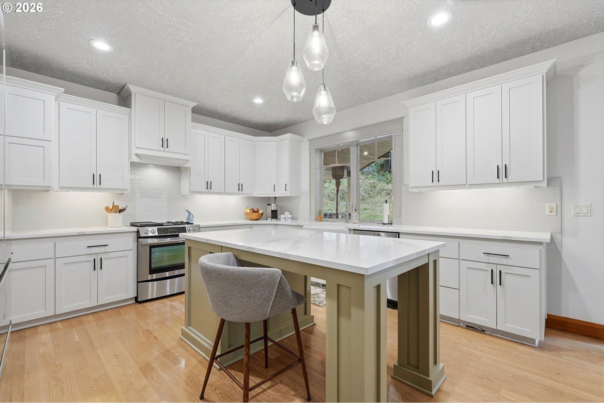 636 Southeast Gabbert Road Gresham, OR 97080 - Photo 13 of 48 Gallery Image 13