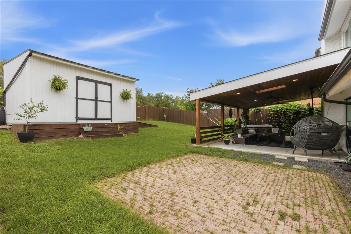208 Skyloop Drive Austin, TX 78745 - Photo 26 of 34