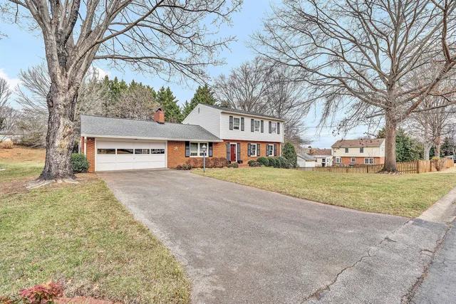 $409,900 | 2332 Stallion Circle, Roanoke, VA 24018