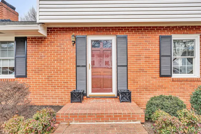 $409,900 | 2332 Stallion Circle, Roanoke, VA 24018