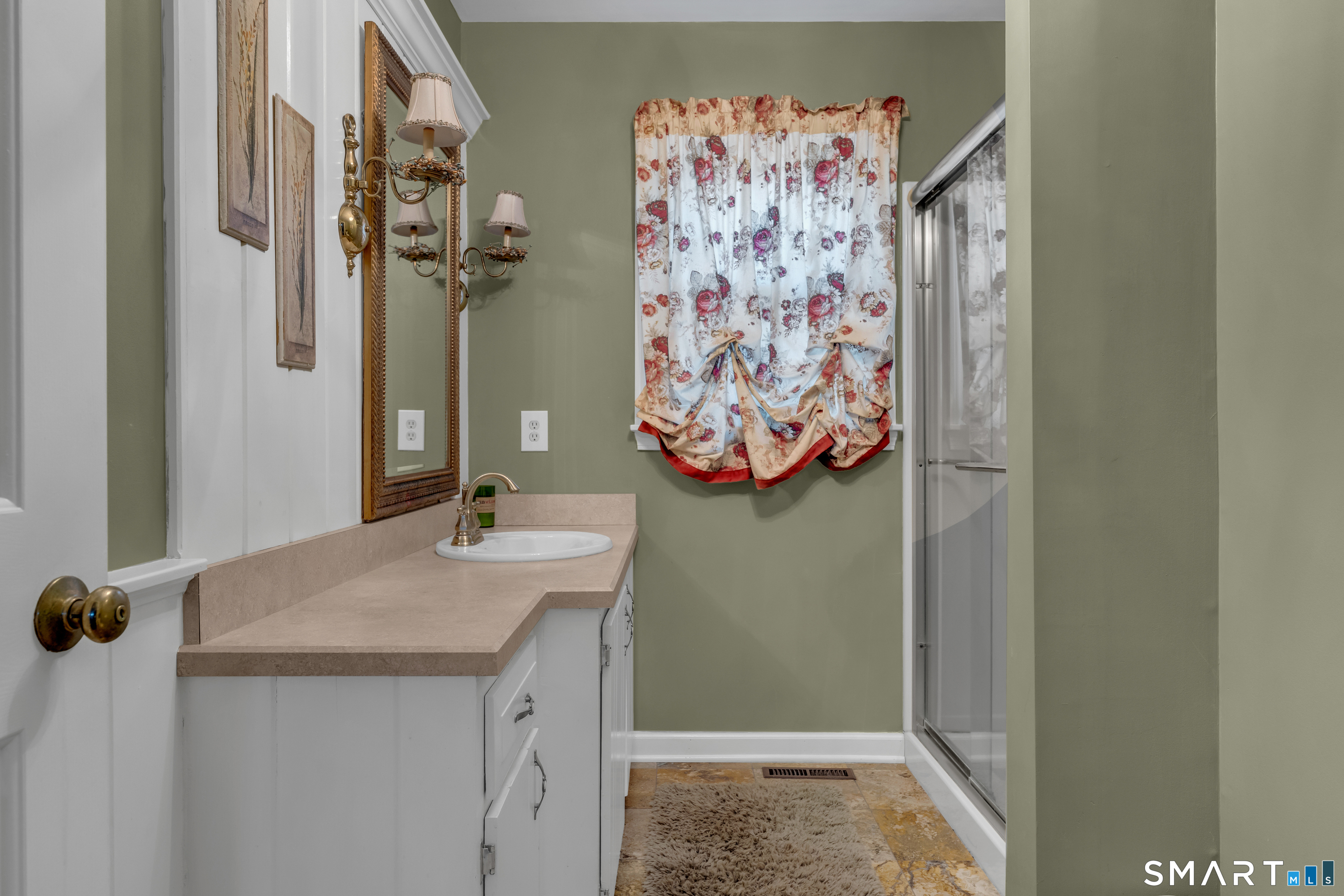 100 Concord Drive Madison, CT 06443 - Photo 16 of 40