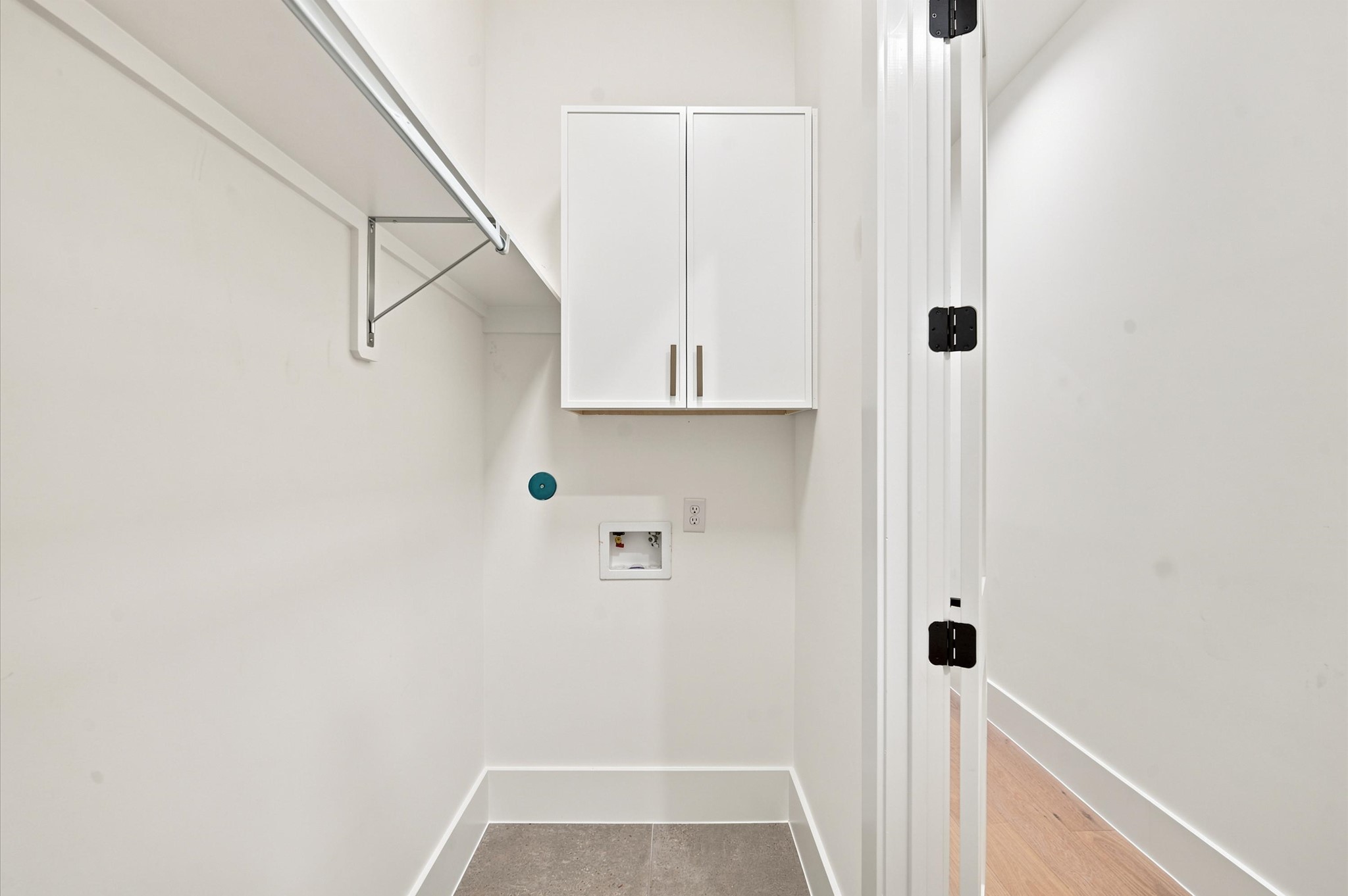 112 East 27th Street Houston, TX 77008 - Photo 32 of 43 Laundry room is conveniently located on the second floor.