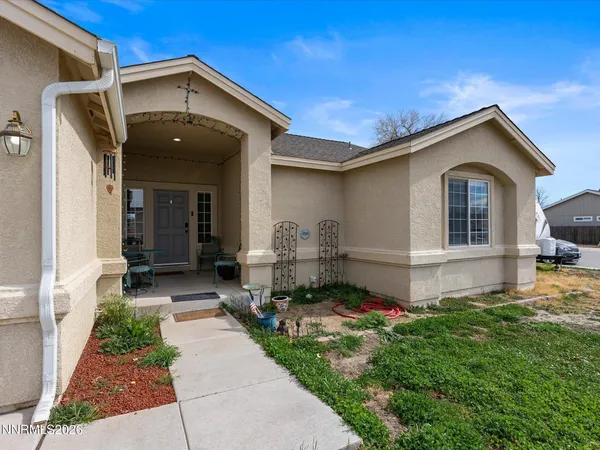 a front view of house with yard