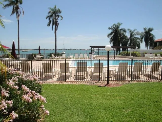$2,000 | 6365 Bahia Del Mar Boulevard South, Unit 113, St. Petersburg, FL 33715