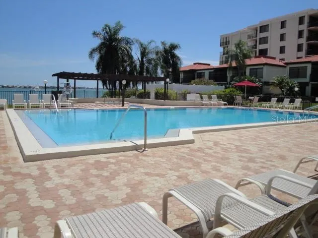 $2,000 | 6365 Bahia Del Mar Boulevard South, Unit 113, St. Petersburg, FL 33715