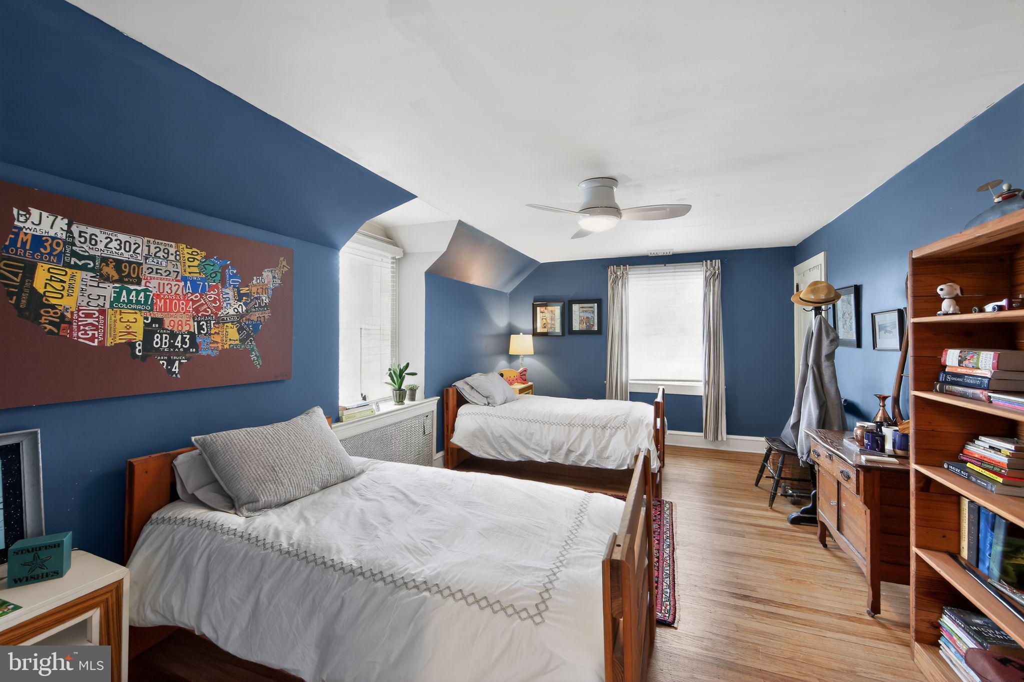 306 Windsor Avenue Wayne, PA 19087 - Photo 28 of 36 a bedroom with furniture and a book shelf