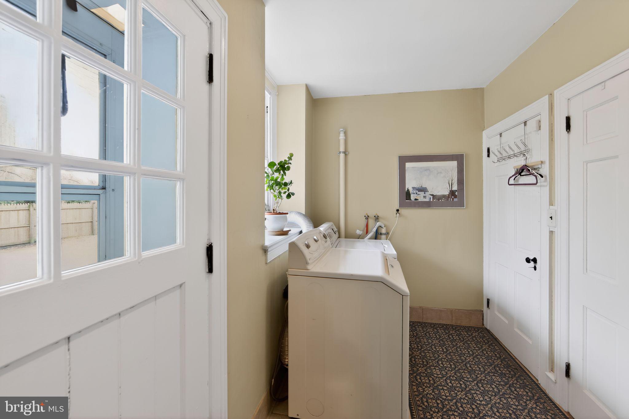 306 Windsor Avenue Wayne, PA 19087 - Photo 31 of 36 a room with a washer and dryer