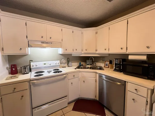 $145,000 | 1301 Redwood Lane, Unit H, Gulf Breeze, FL 32563