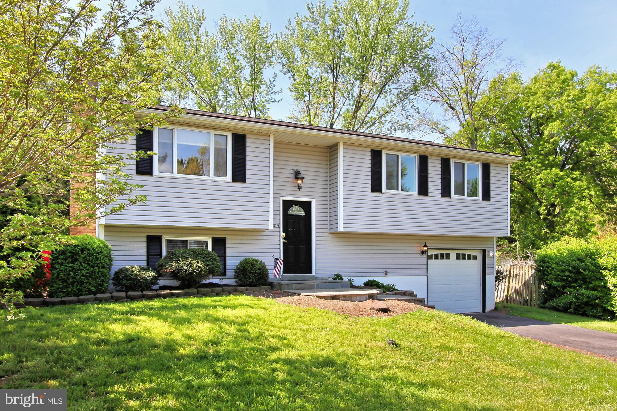 12809 Wrexham Road Herndon, VA 20171 - Photo 1 of 38 Welcome Home!