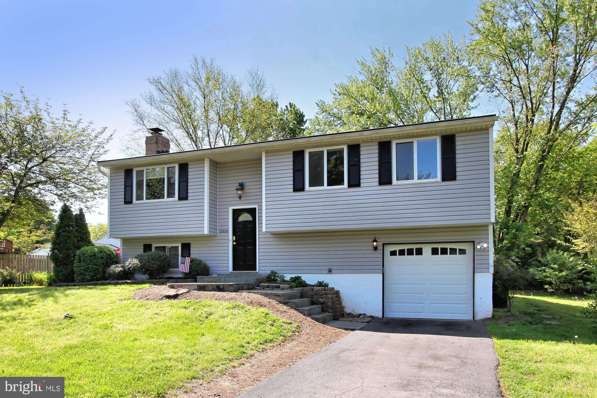 12809 Wrexham Road Herndon, VA 20171 - Photo 2 of 38 Fantastic 3 Bedroom/ 2 Bath Home w/ Garage