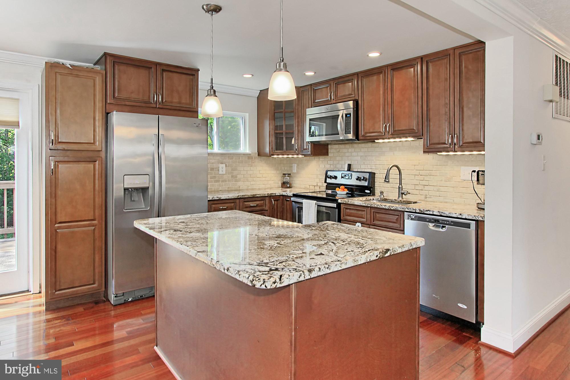 12809 Wrexham Road Herndon, VA 20171 - Photo 10 of 38 Beautiful Cabinetry