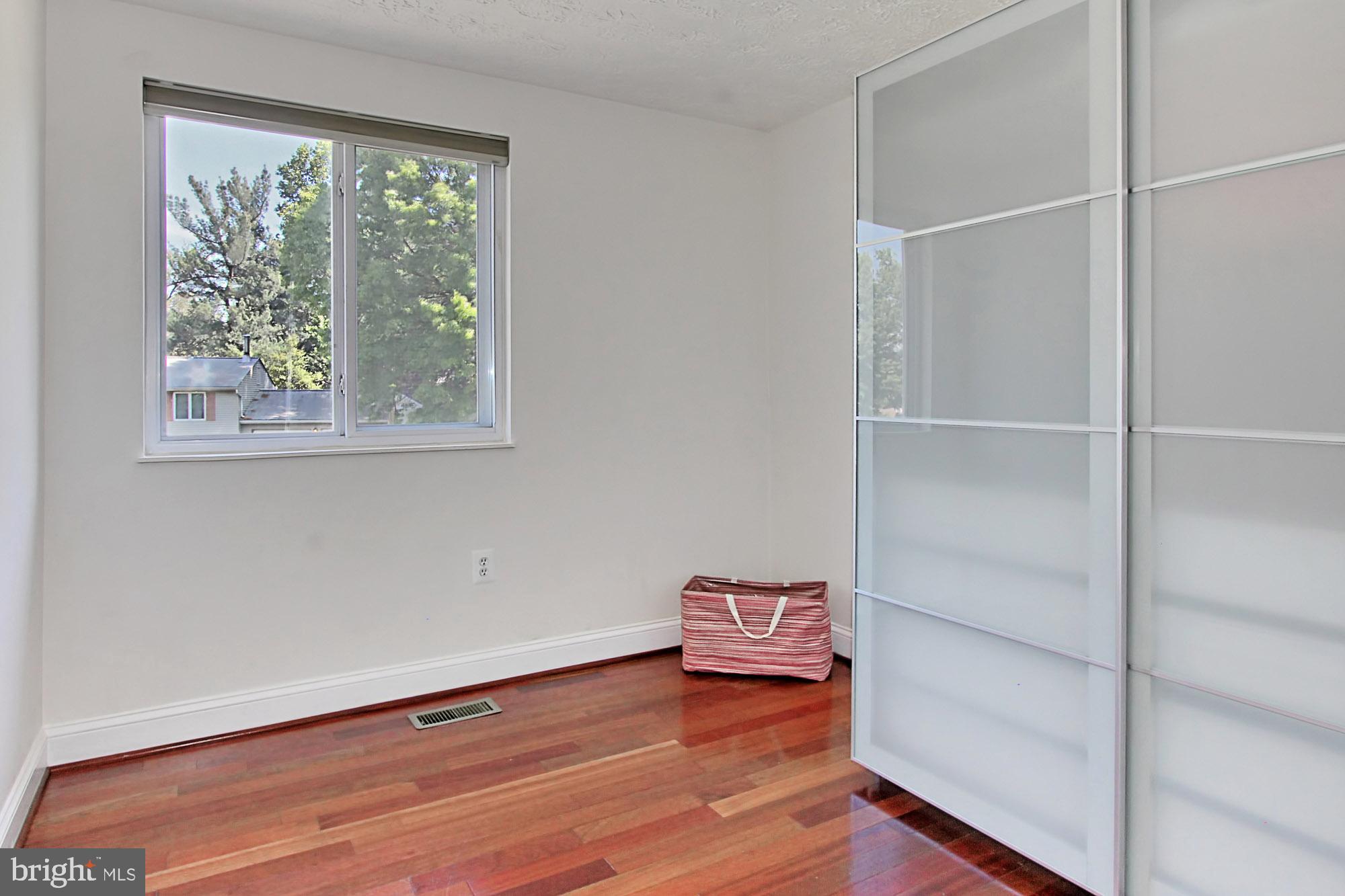 12809 Wrexham Road Herndon, VA 20171 - Photo 20 of 38 Third Bedroom w/ Extra Storage (Can Convey)