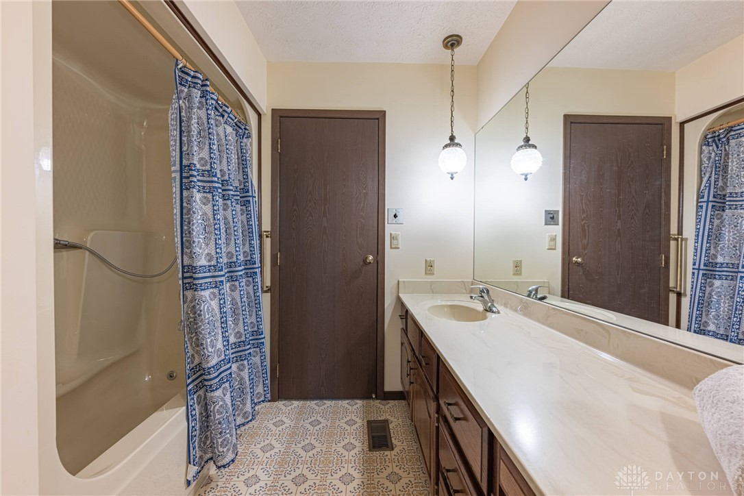 5637 Brampton Road Dayton, OH 45429 - Photo 30 of 48 Gallery Image 30