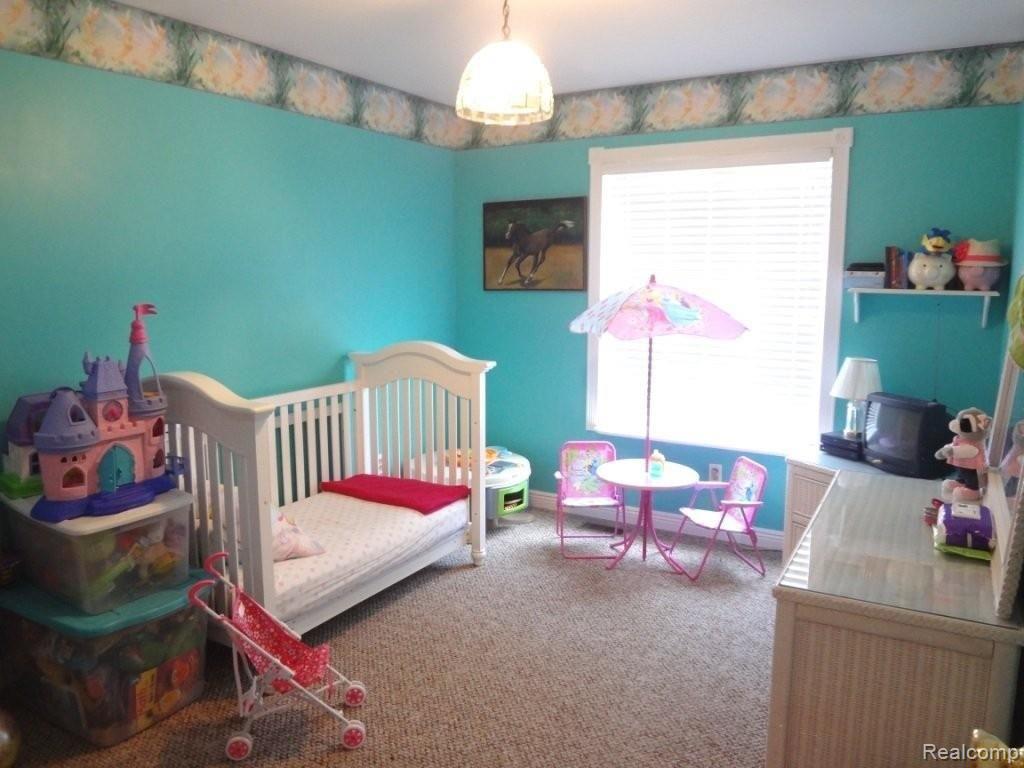 909 Milverton Road Troy, MI 48083 - Photo 9 of 14 Bedroom2.JPG