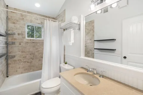 $2,695,000 | 47 Cooper Lane, Southampton, NY 11968