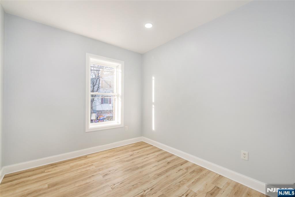 168 Main Street Paterson, NJ 07505 - Photo 11 of 27