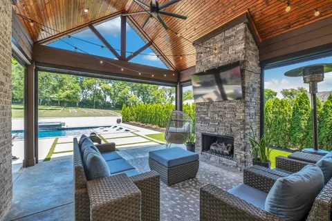 $1,550,000 | 102 Mulberry Grove, Hendersonville, TN 37066