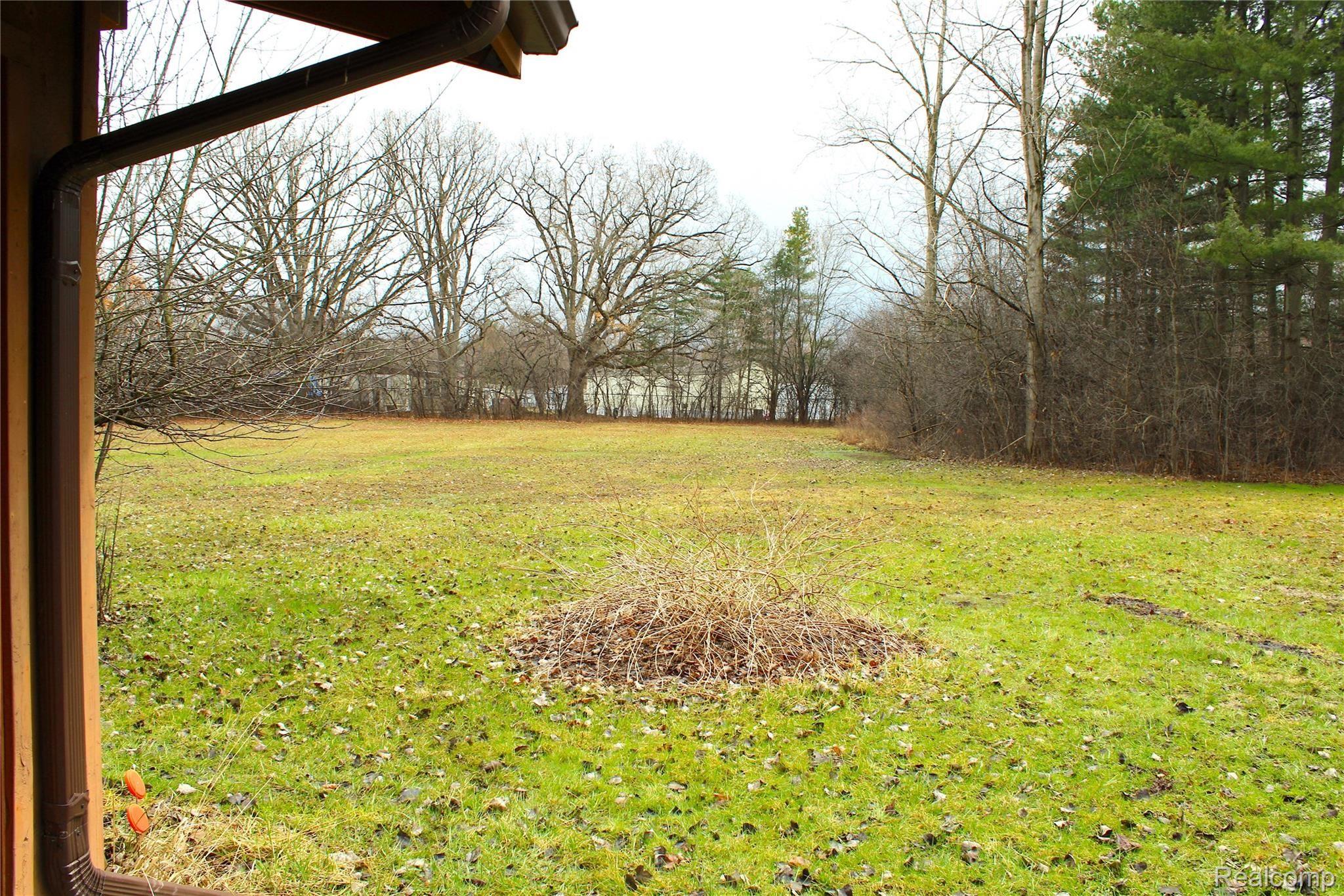 2354 Murphy Road Flint, MI 48504 - Photo 4 of 64 Pic - 2.5