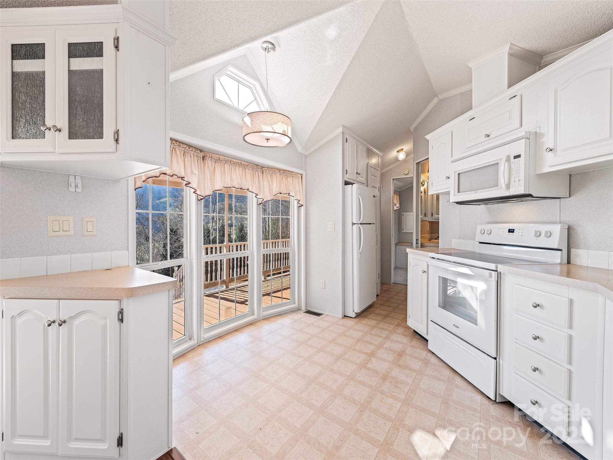 93 Merry Way Clyde, NC 28721 - Photo 11 of 24 Gallery Image 11