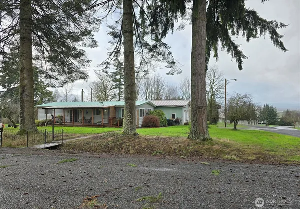 $220,000 | 120 Valley View Drive, Chehalis, WA 98532