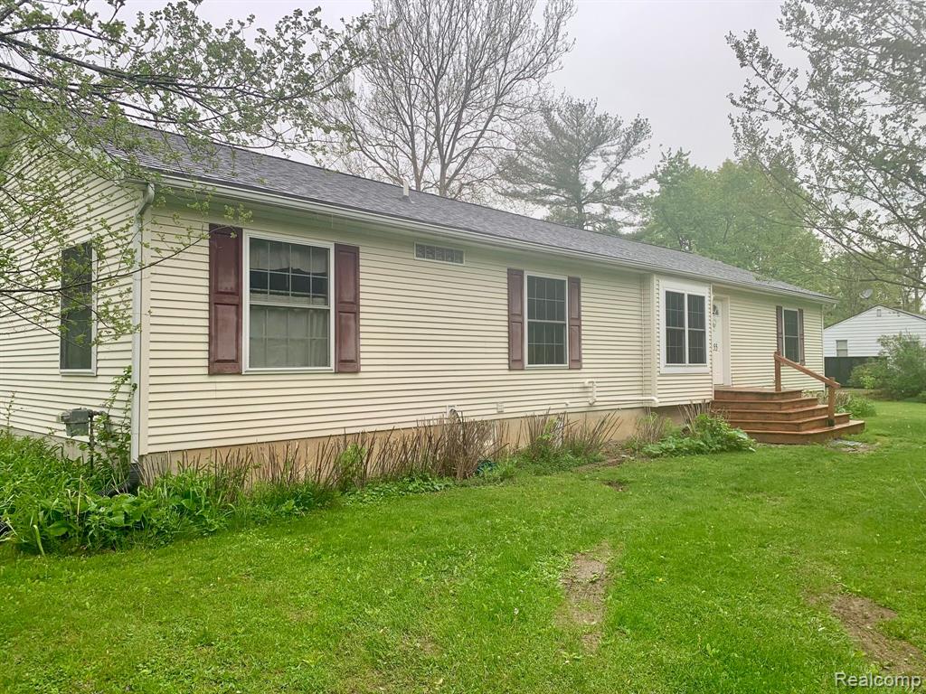 655 E Ridge South Lyon, MI 48178 - Photo 2 of 37