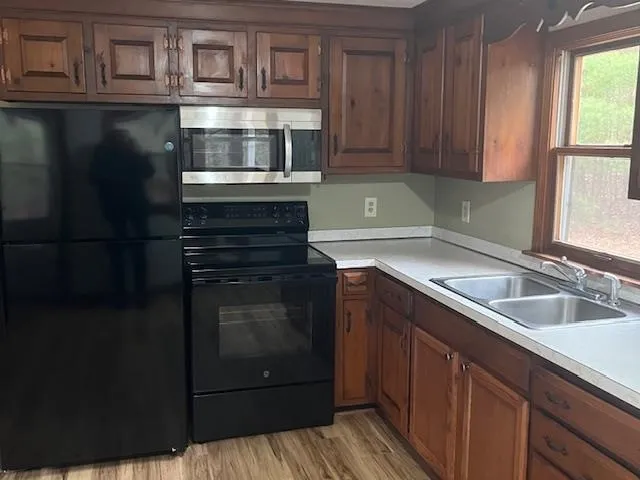 $2,500 | 286 Lowell Road, Hudson, NH 03051