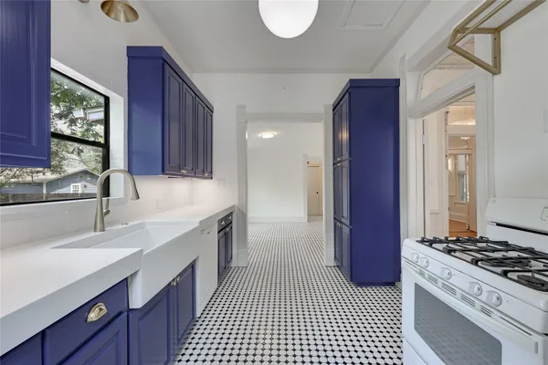$4,600 | 904 Willow Street, Unit A & B, Austin, TX 78702
