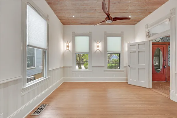 $4,600 | 904 Willow Street, Unit A & B, Austin, TX 78702