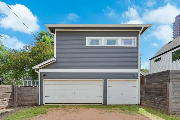 $4,600 | 904 Willow Street, Unit A & B, Austin, TX 78702