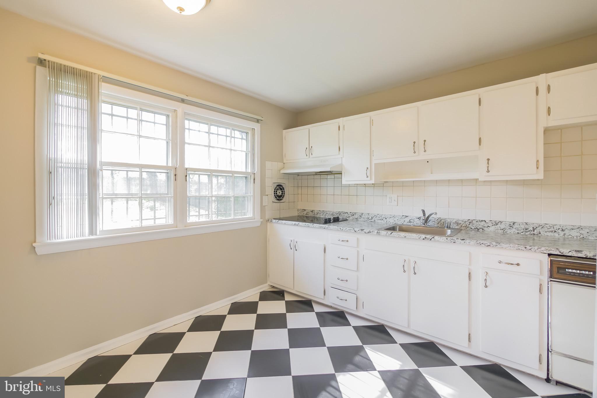 9311 Avenel Road Silver Spring, MD 20903 - Photo 9 of 30