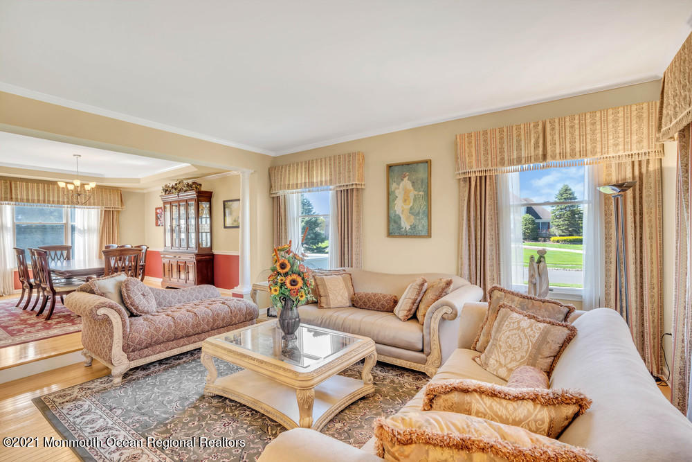 30 Red Oak Lane Freehold, NJ 07728 - Photo 17 of 73 a living room with furniture and a large window
