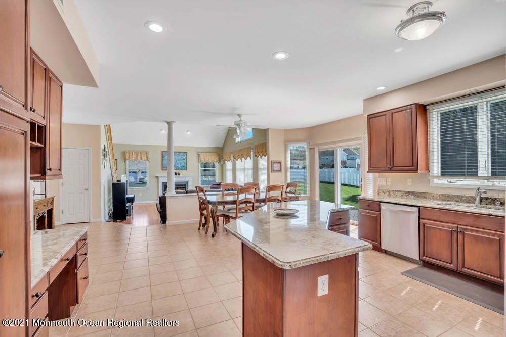 30 Red Oak Lane Freehold, NJ 07728 - Photo 27 of 73 026_dsc05869