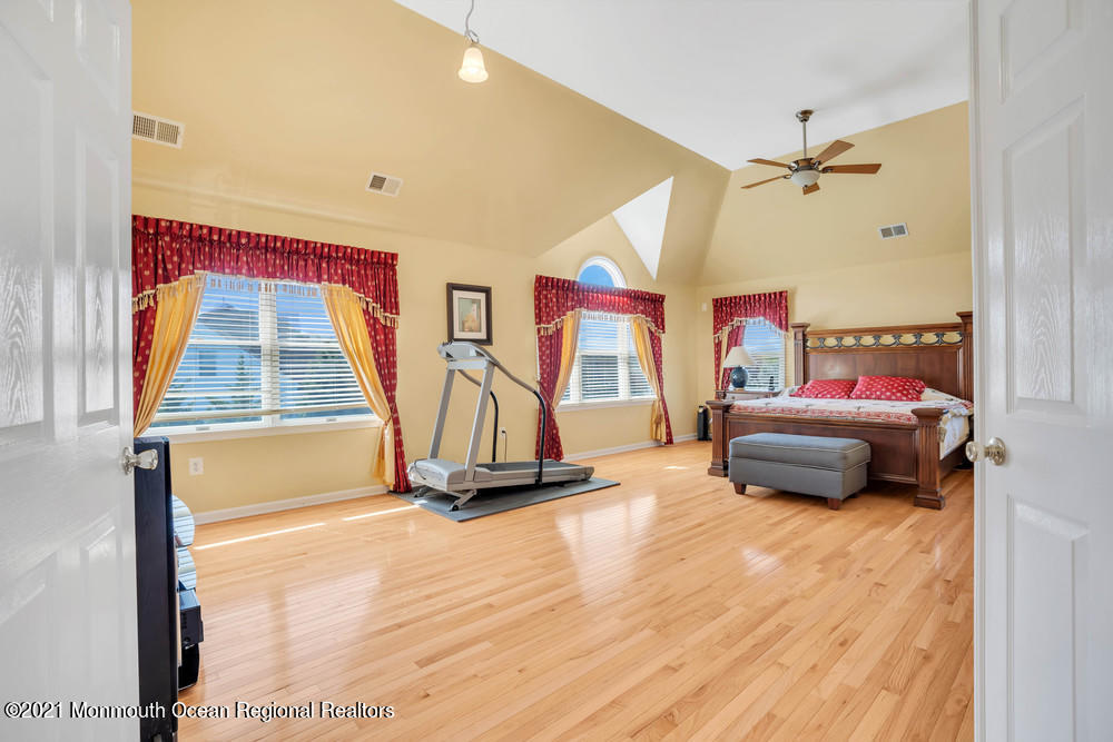 30 Red Oak Lane Freehold, NJ 07728 - Photo 46 of 73 045_bdsc05624