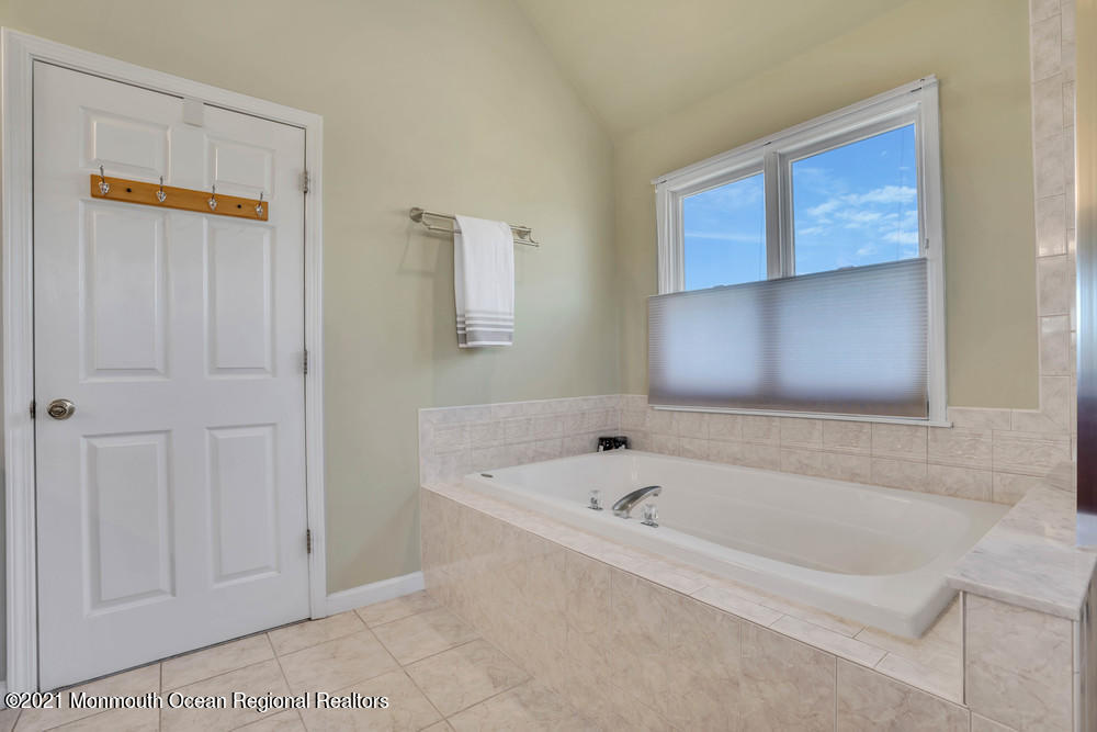 30 Red Oak Lane Freehold, NJ 07728 - Photo 52 of 73 052_dsc05664