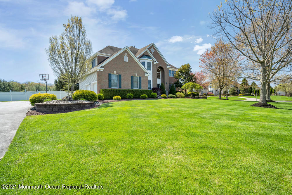 30 Red Oak Lane Freehold, NJ 07728 - Photo 7 of 73 006_dsc05949