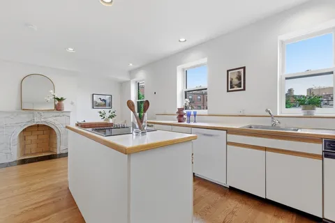$3,200,000 | 131 Mt Vernon Street, Unit 2, Boston, MA 02108
