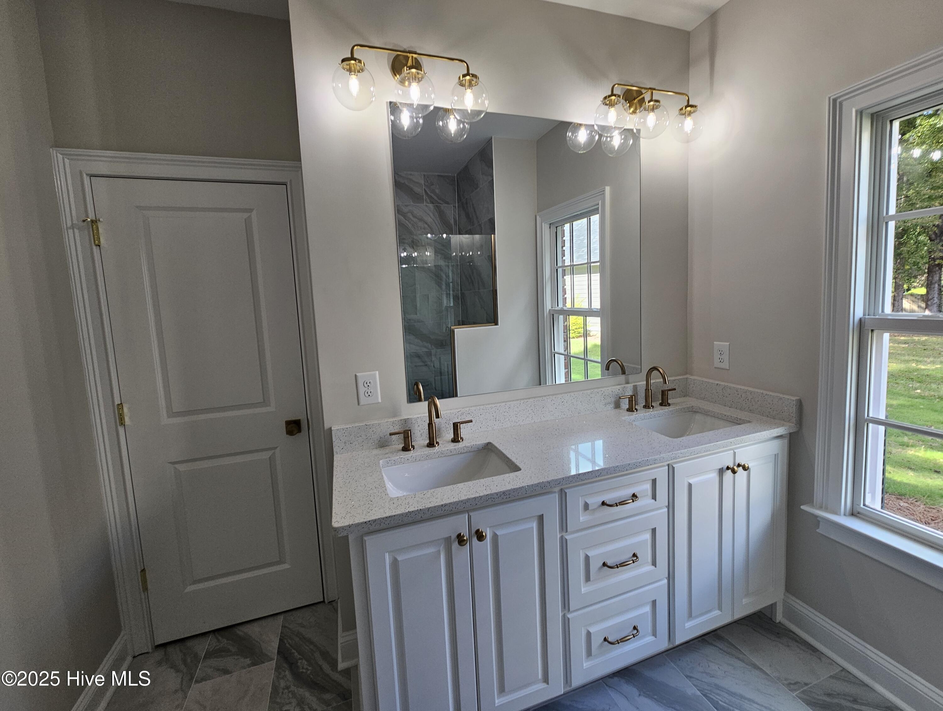 107 Village Circle Clinton, NC 28328 - Photo 17 of 21 20251004_151844 (1)