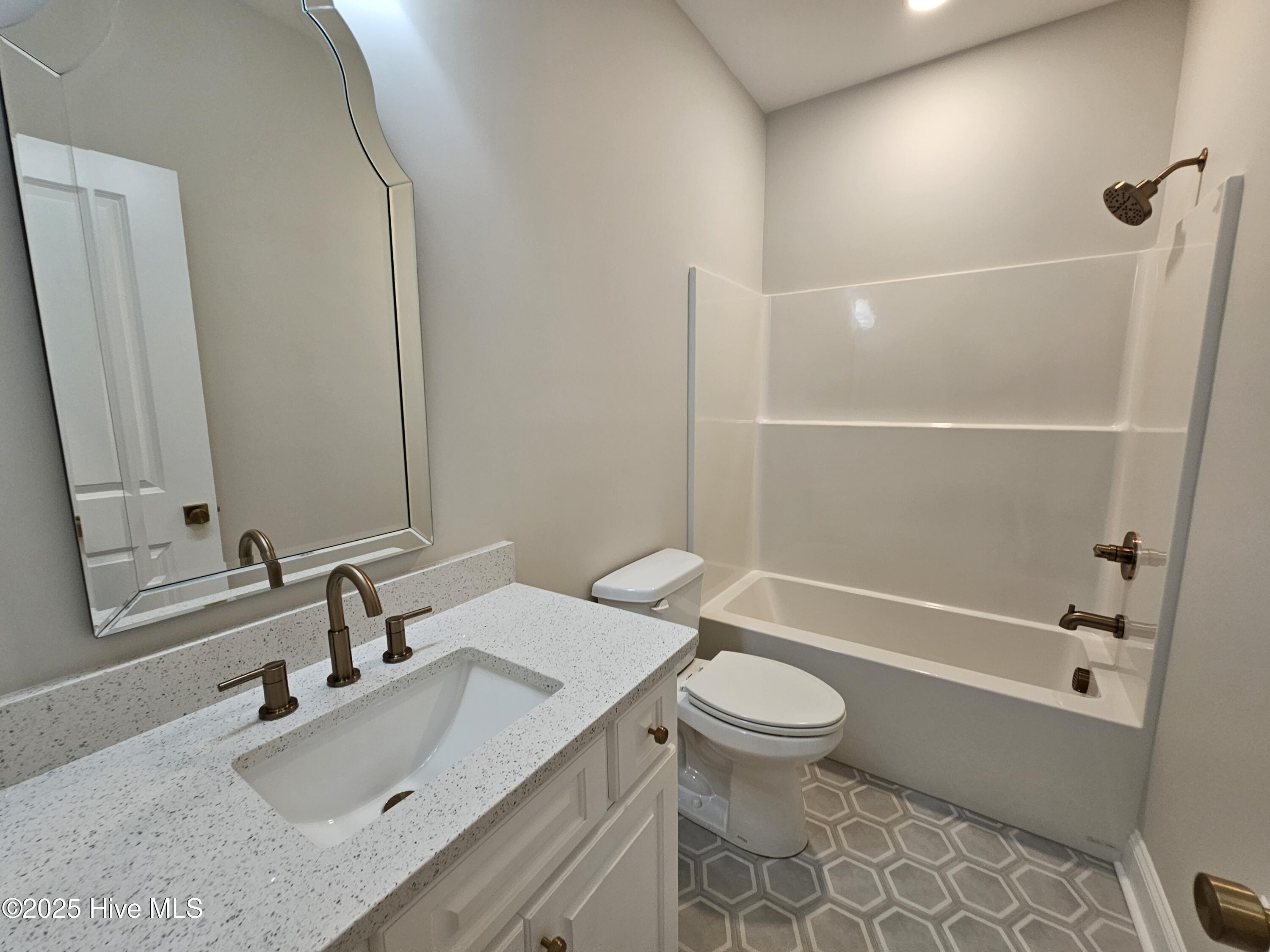 107 Village Circle Clinton, NC 28328 - Photo 19 of 21 20251004_130032