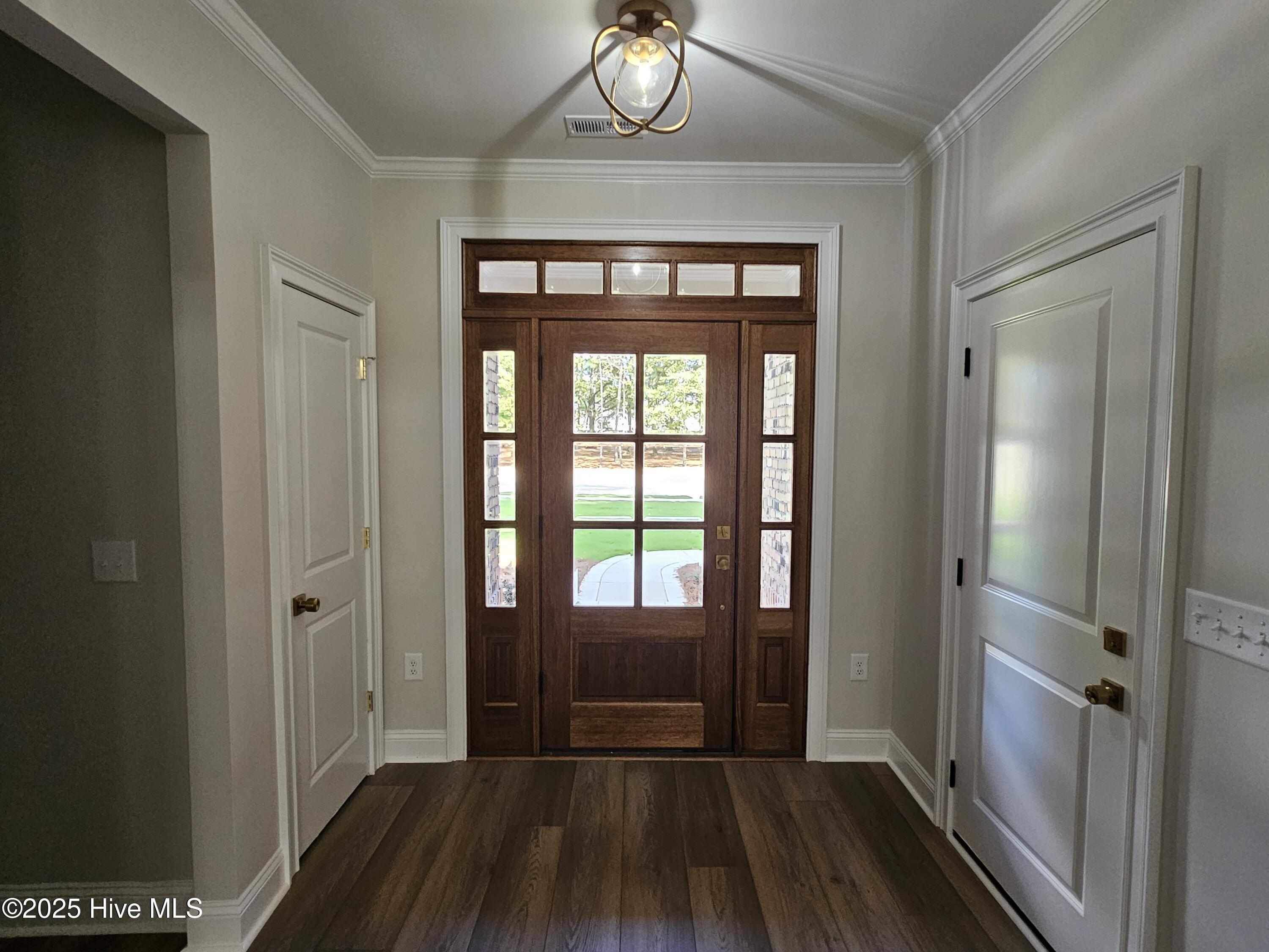 107 Village Circle Clinton, NC 28328 - Photo 6 of 21 20251004_151728