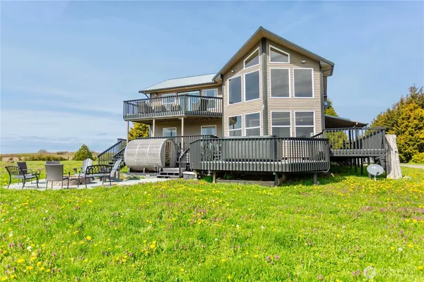 $895,000 | 26987 Highway 20, Oak Harbor, WA 98277